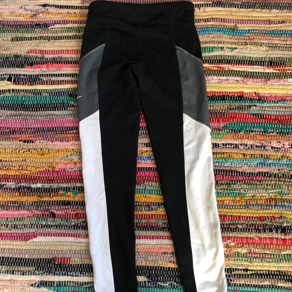 Nike Dri-fit Girls Leggings - Picture 2 of 2